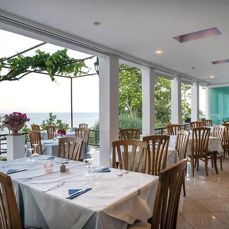 Kaiser Bridge 3* Achílleion