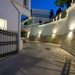 Hotel Kaiser Bridge 3*