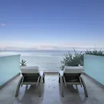 Kaiser Bridge Hotell 3*