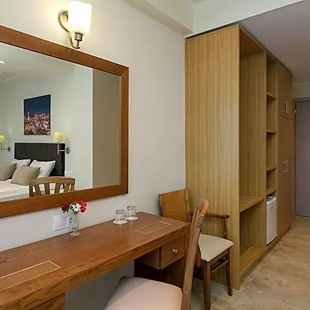 Hotel Kaiser Bridge 3*
